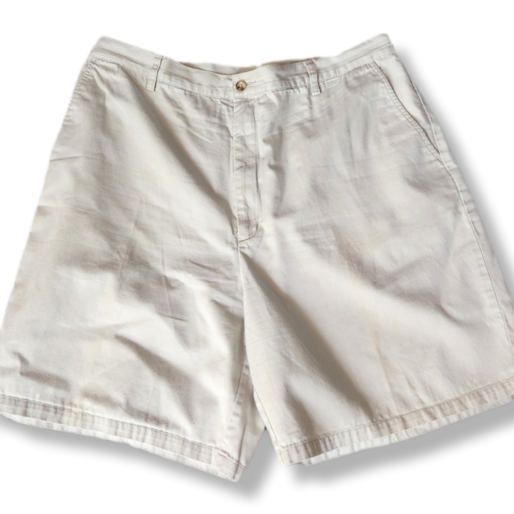 Eddie Bauer Women's Classic Tan Flat Front Shorts Size 20